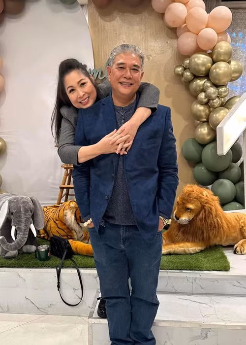 Lê Tuấn Anh tư vấn, định hướng và hỗ trợ công việc của Hồng Vân. Ảnh: FBNV.