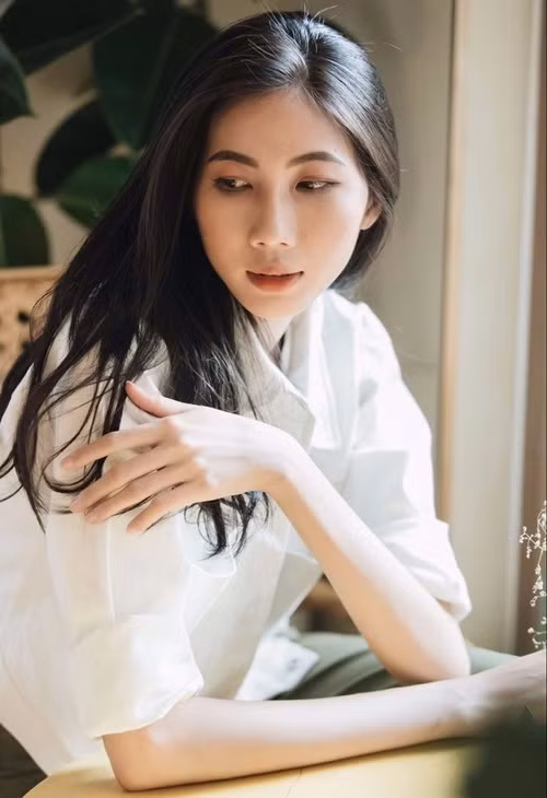 Cao Ngân chia sẻ trong chương trình Khoảnh khắc cuộc đời, cô mong mọi người hãy hạn chế hành động miệt thị cơ thể người khác, bởi những người không đủ mạnh mẽ hay đang có những suy nghĩ tiêu cực sẽ khó vượt qua việc bị body shaming. Ngoài ra, từ câu chuyện của bản thân, Cao Ngân khuyên mọi người nên giữ gìn sức khỏe.