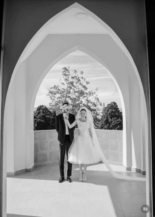 Nữ ca sĩ từng cố giấu mặt ông xã đại gia. Ảnh: Thương Hiệu Và Pháp Luật.