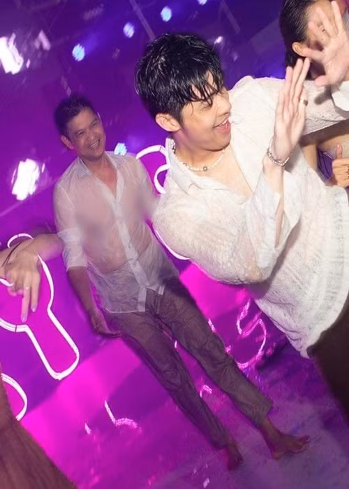 Người bạn đời của Minh Hằng lộ body tuổi U50. Ảnh: Vietnamnet.