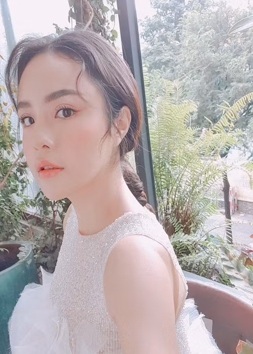 Năm 2021, Thái Trinh gây chú ý khi tố bị một quay phim quấy rối bằng từ ngữ tục tĩu trong một chương trình. Ảnh: FBNV.