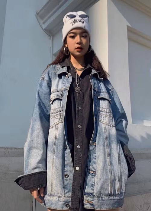 Hoài Anh ăn mặc bụi bặm giống bố.