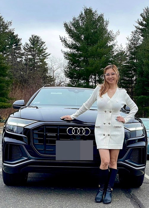 Vợ chồng Phạm Thanh Thảo nỗ lực làm việc để tậu siêu xe.