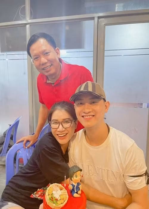 Cựu người mẫu Trang Trần và chồng cũng thân thiết với bác sĩ Hữu Thịnh.