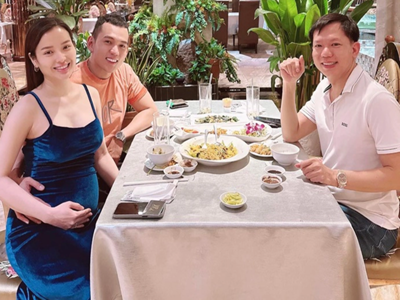 Ngoài Ngọc Trinh, bác sĩ Hữu Thịnh còn thân thiết với nhiều mỹ nhân khác. Phương Trinh Jolie quý mến bác sĩ Hữu Thịnh vì vợ chồng cô được bác sĩ giúp đỡ trong việc có con.