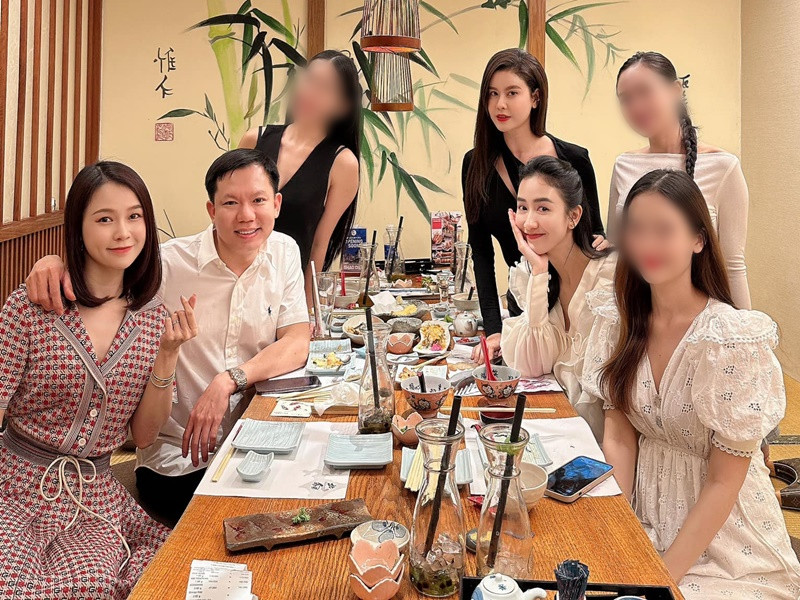 Gần đây, Bác sĩ Hữu Thịnh ăn uống cùng Sam, Á hậu Hà Thu, Trương Quỳnh Anh.