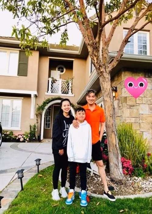 Năm 18 tuổi, Huỳnh Như mở cửa hàng kinh doanh riêng. Ảnh: FBNV.