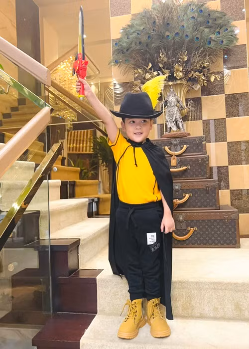 Sau khi lộ diện, bé Polo có lượng fan khá đông đảo. Nhiều người yêu mến con trai Mr Đàm vì vẻ ngoài đáng yêu của cậu nhóc. Ảnh: FBNV.