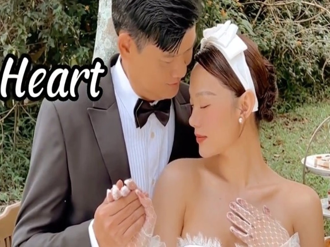 Không lâu sau đám cưới, Minh Hằng quay phim Chị chị em em phần 2. Nữ ca sĩ khoe chồng rất chào đón ê-kíp phim đến nhà cô tập thoại. Ảnh: Zing.