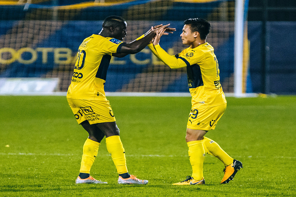 Quang Hai: Xuat ngoai choi bong de biet minh con... do gi