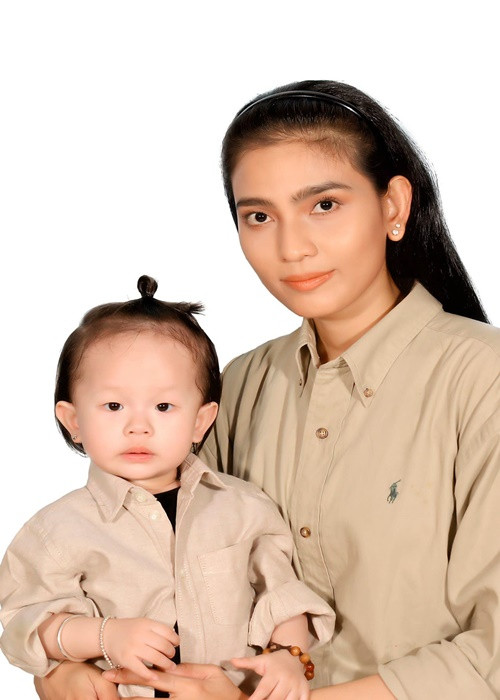 Thông tin Á hậu Trương Thị May công khai con gái đang nhận được sự quan tâm của nhiều khán giả.