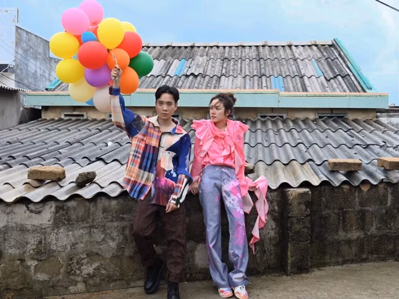 Năm 2017, Phương Ly kết hợp với JustaTee thể hiện ca khúc Mặt trời của em. Năm 2018, cô cùng JustaTee thể hiện ca khúc Thằng điên. Cả hai bài hát đều được nhiều khán giả yêu thích. Ản: VOV.