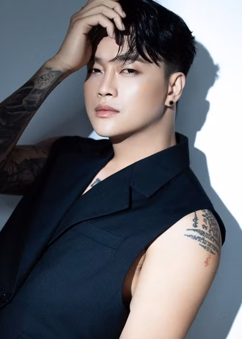 Cựu thành viên HKT từng ly hôn. Anh và vợ cũ có chung một con trai. Sau chia tay, TiTi vẫn thường xuyên về thăm con và chu cấp đầy đủ. Ảnh: FBNV.