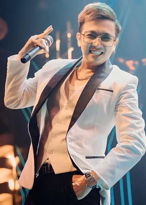 Lý Tuấn Kiệt vẫn hoạt động nghệ thuật sau khi rời nhóm HKT. Ảnh: FBNV.