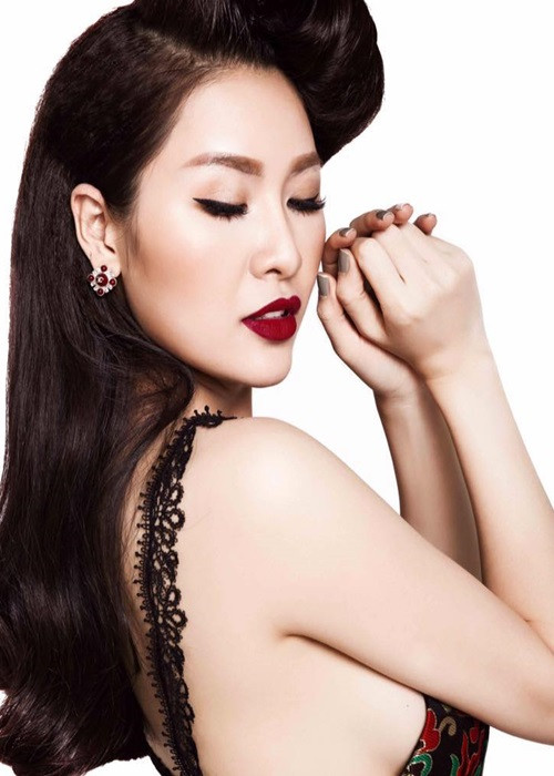 Mới đây, trên trang cá nhân, ca sĩ Quế Vân bức xúc cho biết, bố cô mất đột ngột nên phần đất của gia đình cô bị một người họ hàng chiếm đoạt. Ảnh: FBNV.