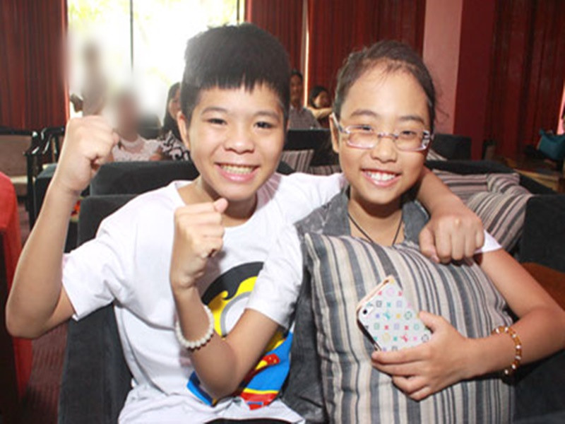 Quang Anh và Phương Mỹ Chi ngày càng thân thiết sau cuộc thi. Ảnh: Hà Nội Mới.