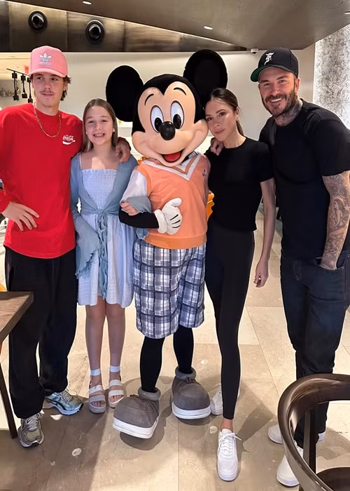 Vợ chồng Victoria Beckham có cuộc hôn nhân hạnh phúc suốt 24 năm qua.