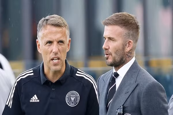 Beckham buoc phai ra quyet dinh tan nhan voi ban be-Hinh-2