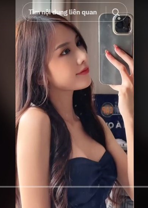 "Ngày xưa mình có nâng sụn ở đầu mũi vì chóp mũi mình rất tròn, thành ra sống mũi lại bị thấp nên mình đã tiêm filler và căng chỉ. Kết quả là một chiếc mũi không đến nỗi xấu nhưng bị vẹo, thô và hay bị đau nhức. Mình quyết định sửa lại để an tâm và tự tin hơn. Cùng lúc đó, một vấn đề khiến mình cũng bận tâm và tự ti bao năm nay, ảnh hưởng tới cả công việc khi mình có một body nửa mùa, phì chỗ cần phì nhưng lép chỗ không nên lép", con gái Trần Nhượng chia sẻ. (Ảnh chụp màn hình)