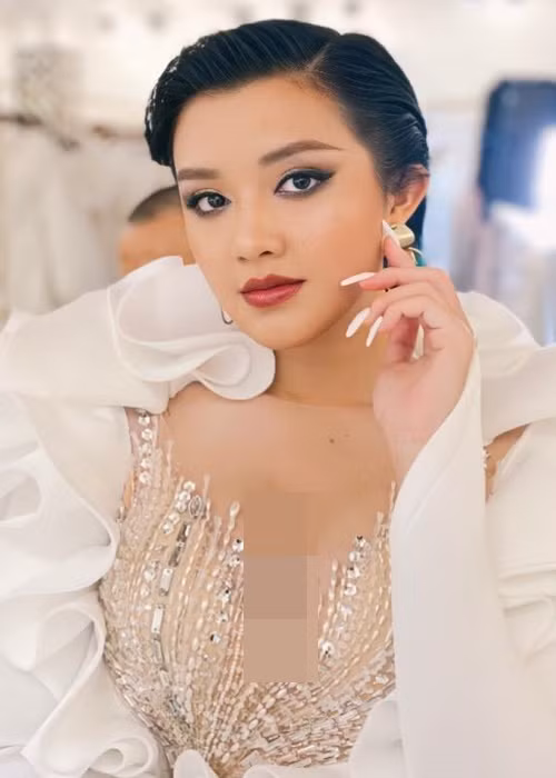 Sau cuộc thi nhan sắc, mỹ nhân quê Đồng Nai tham gia Gương mặt truyền hình 2022. Ở sân chơi này, cô đoạt danh hiệu á quân.