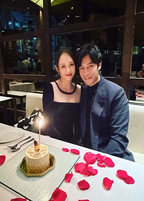 Chồng trẻ của Trần Kiều Ân tên Alan. Anh không hoạt động trong showbiz. Alan có bố mẹ là doanh nhân nổi tiếng ở Malaysia. Bản thân ông xã Trần Kiều Ân có sự nghiệp kinh doanh riêng. Ảnh: Instagram.