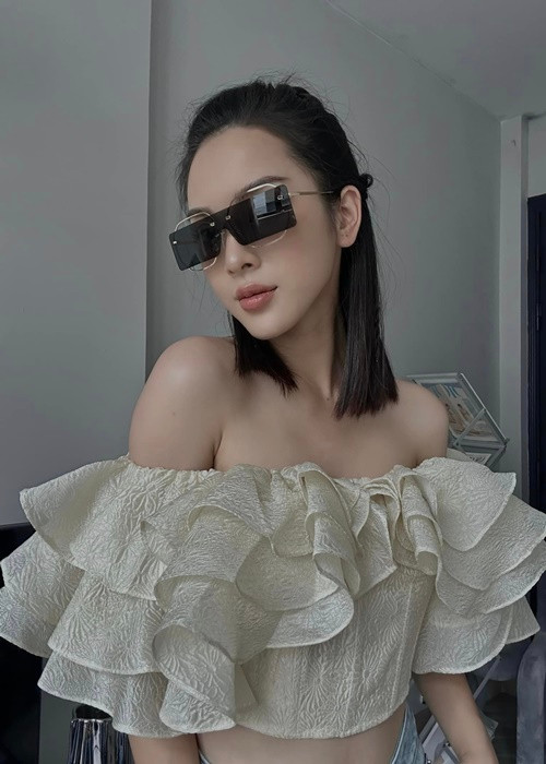 Về việc kể lại cuộc hôn nhân một thời trong Người ấy là ai, Quỳnh Lương cho biết, cô khóc không phải vì trách móc quá khứ mà chỉ là xúc động khi nhắc lại hành trình làm mẹ gian nan khi còn quá trẻ. Hiện tại, nữ diễn viên không hận thù người cũ. Ảnh: FBNV.