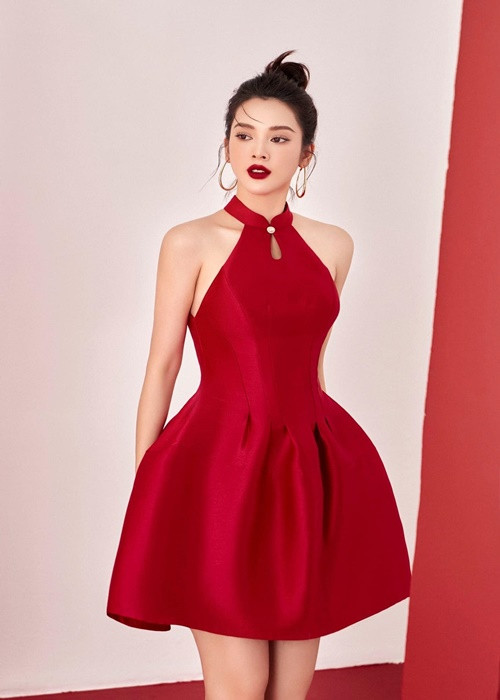 Ngoài ra, Quỳnh Lương khẳng định, từ trước đến nay, gu của cô không bao giờ là anh em bạn bè kể cả độc thân hay những người có vợ. "Làm ơn đừng suy diễn, ảnh hưởng đến mối quan hệ anh chị em chơi với nhau", nữ diễn viên phim Đừng làm mẹ cáu chia sẻ thêm. Ảnh: FBNV.