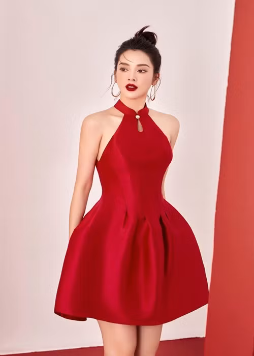 Ngoài ra, Quỳnh Lương khẳng định, từ trước đến nay, gu của cô không bao giờ là anh em bạn bè kể cả độc thân hay những người có vợ. "Làm ơn đừng suy diễn, ảnh hưởng đến mối quan hệ anh chị em chơi với nhau", nữ diễn viên phim Đừng làm mẹ cáu chia sẻ thêm. Ảnh: FBNV.