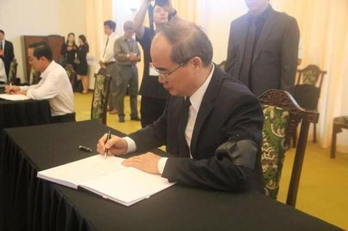 Tinh cam nguoi dan mien Nam tai le Quoc tang nguyen Tong Bi thu Do Muoi-Hinh-3