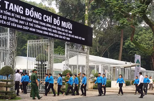 Tinh cam nguoi dan mien Nam tai le Quoc tang nguyen Tong Bi thu Do Muoi-Hinh-5