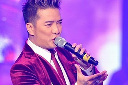 Tuy nhiên, Đàm Vĩnh Hưng đã nhanh chóng "phản pháo" những thông tin không đúng sự thật, sau cơn bão, nam ca sĩ nhanh chóng tập trung trở lại với công việc, chuẩn bị cho các show diễn đình đám.năm 2014.