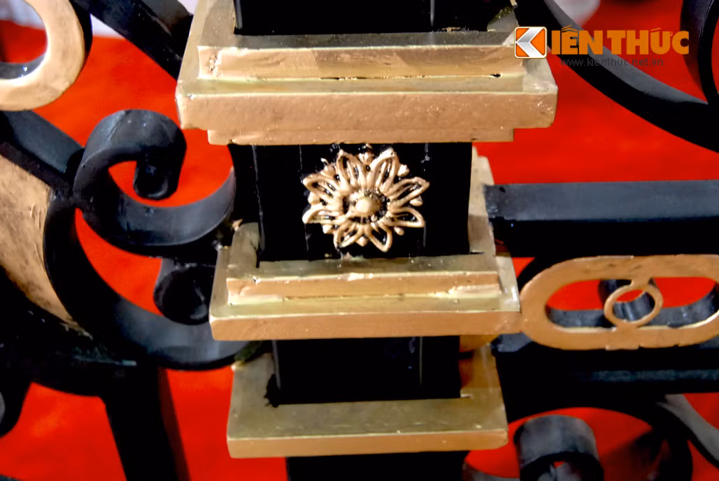 Những ngôi nhà theo phong cách châu Âu, cổ điển, gia chủ thường chọn cổng sắt nghệ thuật với họa tiết trang trí tinh tế, đẹp mắt.