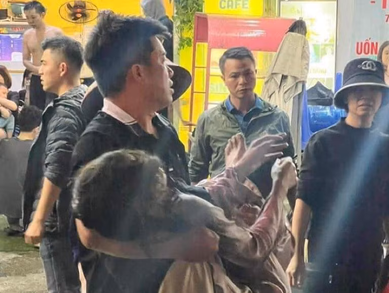 Hà Nội: Nhà trọ bốc cháy dữ dội do chập tủ lạnh Ha Noi: Nha tro boc chay du doi do chap tu lanh