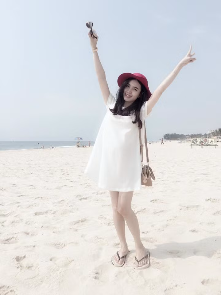 Ngoài ra, suy nghĩ lạc quan, quan điểm sống, con mắt nhìn cuộc sống tươi mới và biết tự tìm niềm vui cũng là một phương pháp giúp cải thiện cuộc sống và cả ngoại hình của chị Tuyết Khanh.