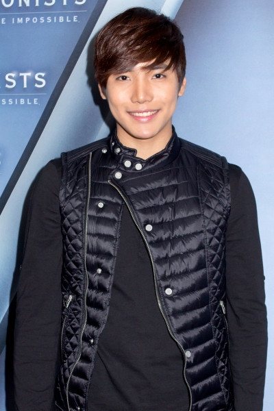 Trẻ tuổi nhưng Yu Ho Jin đã đạt đến đẳng cấp thế giới, các clip của anh trên Youtube luôn thu hút số lượng rất lớn người xem, cùng với vô số bình luận thể hiện sự kinh ngạc.