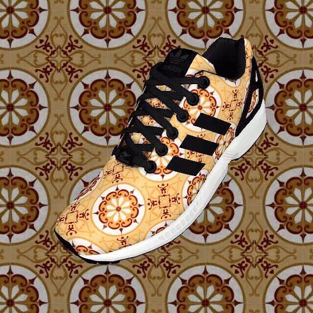 Không chỉ đem lên quần áo, họa tiết gạch hoa huyền thoại còn được các bạn trẻ thi nhau chế tác, in lên nhiều đồ dùng, phụ kiện khác. Trên các fanpage về nghệ thuật cũng bắt đầu nở rộ phong trào ghép ảnh với họa tiết gạch hoa, những bài đăng chia sẻ kinh nghiệm, nguyên liệu để thực hiện trò vui này. Ảnh: Hùng Ken.