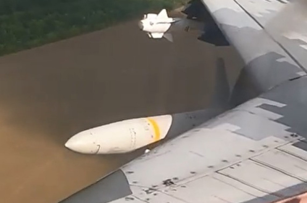 Tên lửa HARM được Mỹ phê chuẩn cho việc chính thức sản xuất vào tháng 3 năm 1983 và được triển khai vào cuối năm 1985.