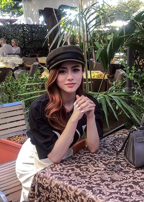 Nữ diễn viên không chỉ xinh đẹp mà còn tài năng.