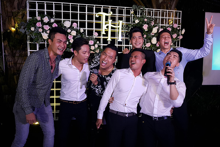 Bà xã của Trương Nam Thành hơn tuổi chồng, từng kết hôn và có con riêng.