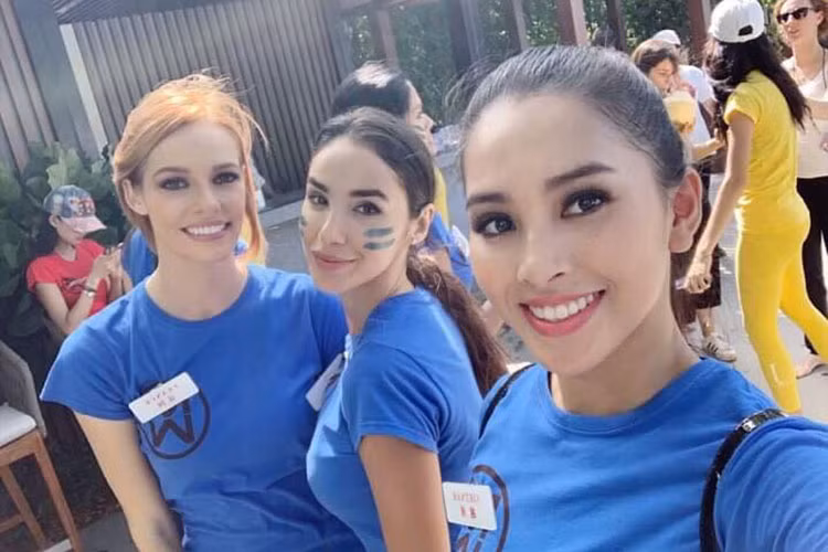 Khi Tiểu Vy đăng quang Hoa hậu Việt Nam 2018, từng có nhiều người lo ngại nếu cô đi thi quốc tế bởi khả năng tiếng Anh của cô khá hạn chế.