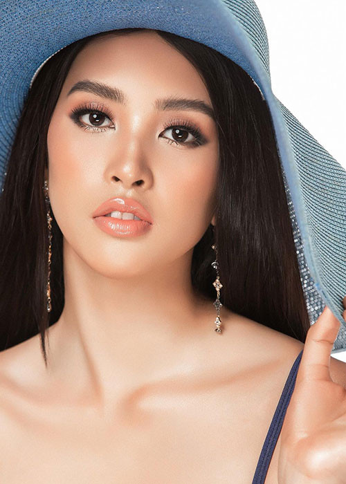  Hoa hậu Trần Tiểu Vy là đại diện Việt Nam tại cuộc thi Hoa hậu Thế giới 2018. Giống như H'hen Niê, Tiểu Vy cũng nhận được sự ủng hộ và quan tâm của khán giả trong nước khi mang chuông đi đánh xứ người.