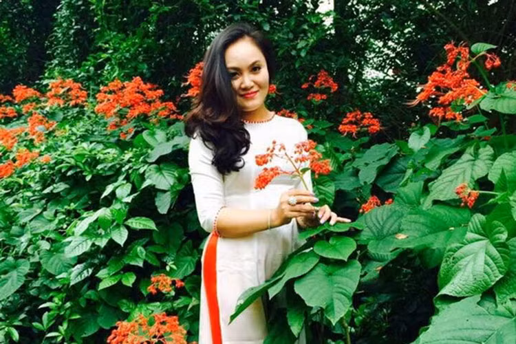 Long Nhật nhiều lần khen vợ trên báo chí. Anh khen nửa kia luôn chăm lo chồng con chu đáo. Ảnh: Ngôi sao