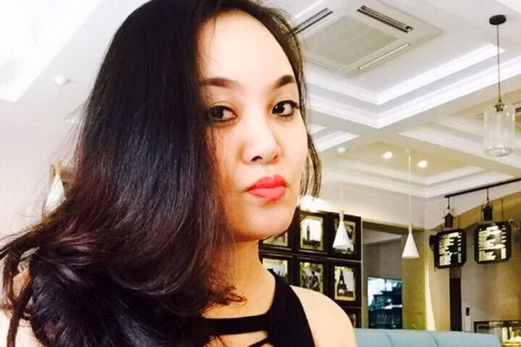 Mặc dù Long Nhật liên tục gây ồn ào về giới tính trong nhiều năm qua nhưng bà xã của anh vẫn luôn tin tưởng chồng. Ảnh: Ngôi sao