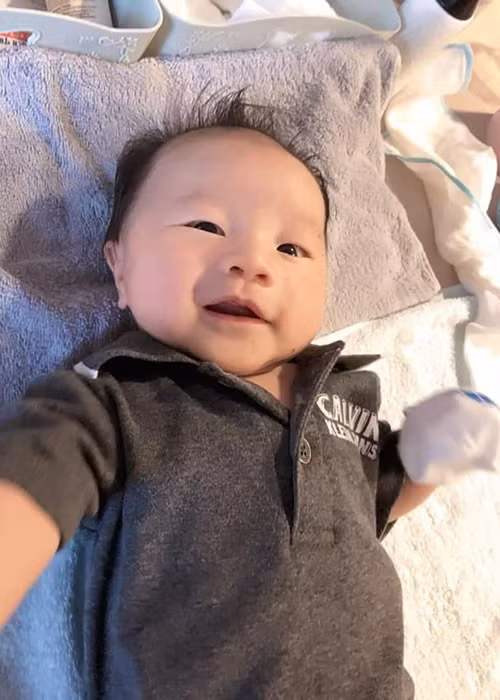 Tính đến nay, quý tử nhà nam "đạo diễn triệu đô" sắp gần 3 tháng tuổi.