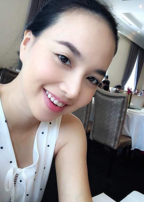 Sau 1 tháng sinh con, Đinh Ngọc Diệp tái xuất với vẻ ngoài tươi tắn.