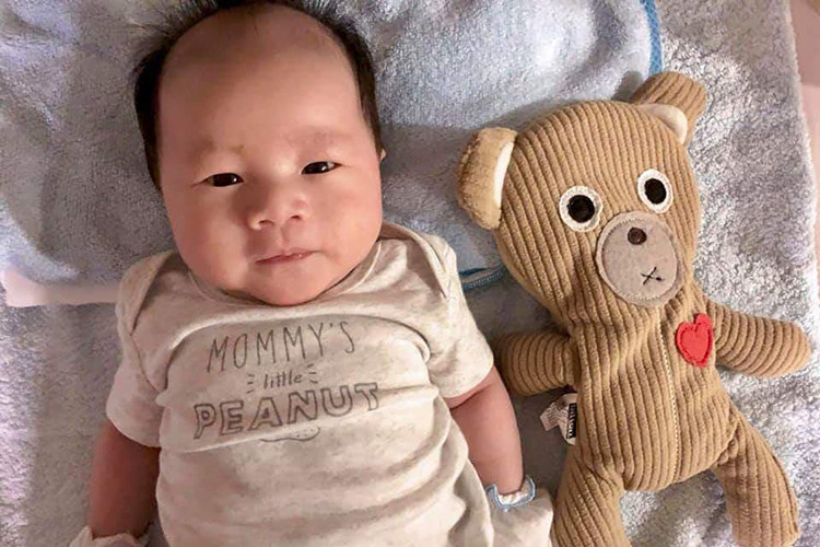 Bé Landon Vũ Đông Quân là con trai của cặp vợ chồng Đinh Ngọc Diệp - Victor Vũ.