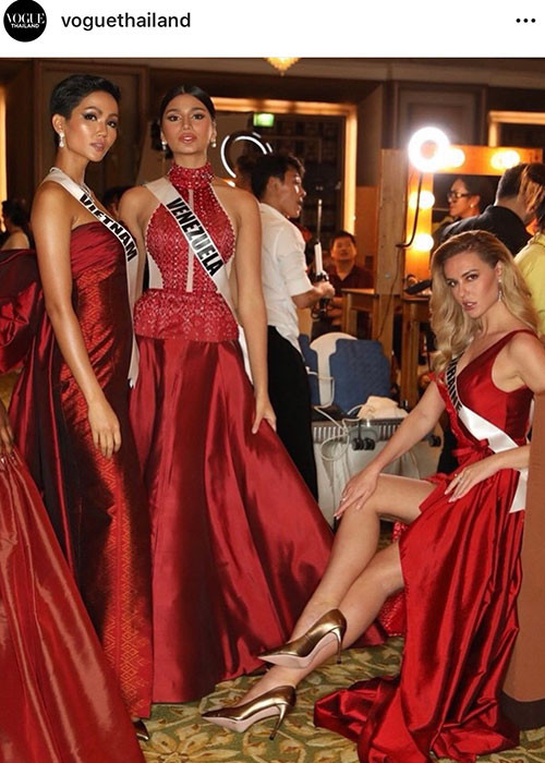 H'hen Niê cũng là một trong những cô gái được tạp chí Vogue Thái Lan quay phỏng vấn.