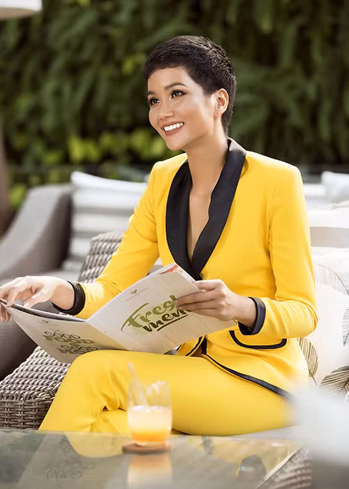 Cô rất tích cực tham gia các hoạt động cuộc thi.