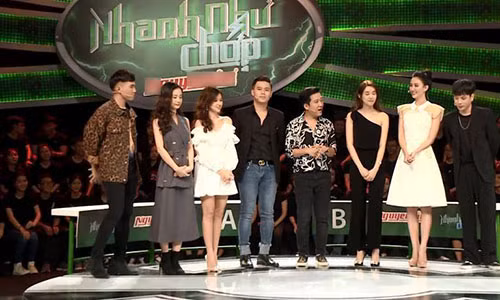 Trong tập 36 của chương trình "Nhanh như chớp" thiếu vắng hình ảnh quen thuộc của MC Hari Won. MC Trường Giang thay bạn dẫn đọc câu hỏi cho 2 đội chơi gồm hot girl Midu - Will - Jun Vũ và Hà Thu - Quỳnh Hương - Jaykii. Diễn viên Midu là một trong 2 khách mời để lại nhiều ấn tượng nhất trong tập này.