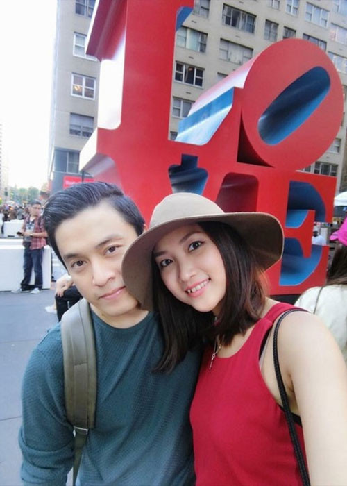 Lam Trường khẳng định vợ chồng anh vẫn hoàn toàn bình thường. Lý giải Yến Phương liên tục đăng status buồn bã, anh cho biết vợ hay đọc câu chuyện buồn trên mạng. Theo lời nam ca sĩ, Yến Phương muốn về Việt Nam để chăm sóc bố mẹ cô đã cao tuổi.